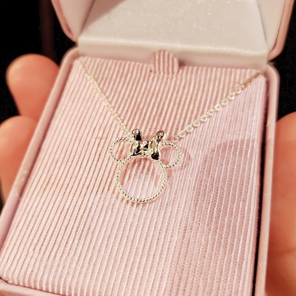 DISNEY PARKS MINNIE MOUSE SILHOUETTE NECKLACE - Picture 3 of 5